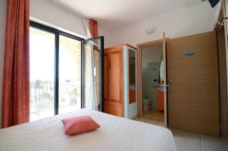 Villa Arneide Bed And Breakfast Torre Lapillo Quarto foto